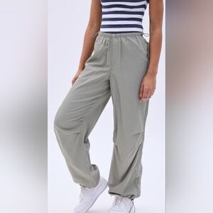 NWT AERO Mid Rise Nylon Parachute Jogger (Bluenotes Large)